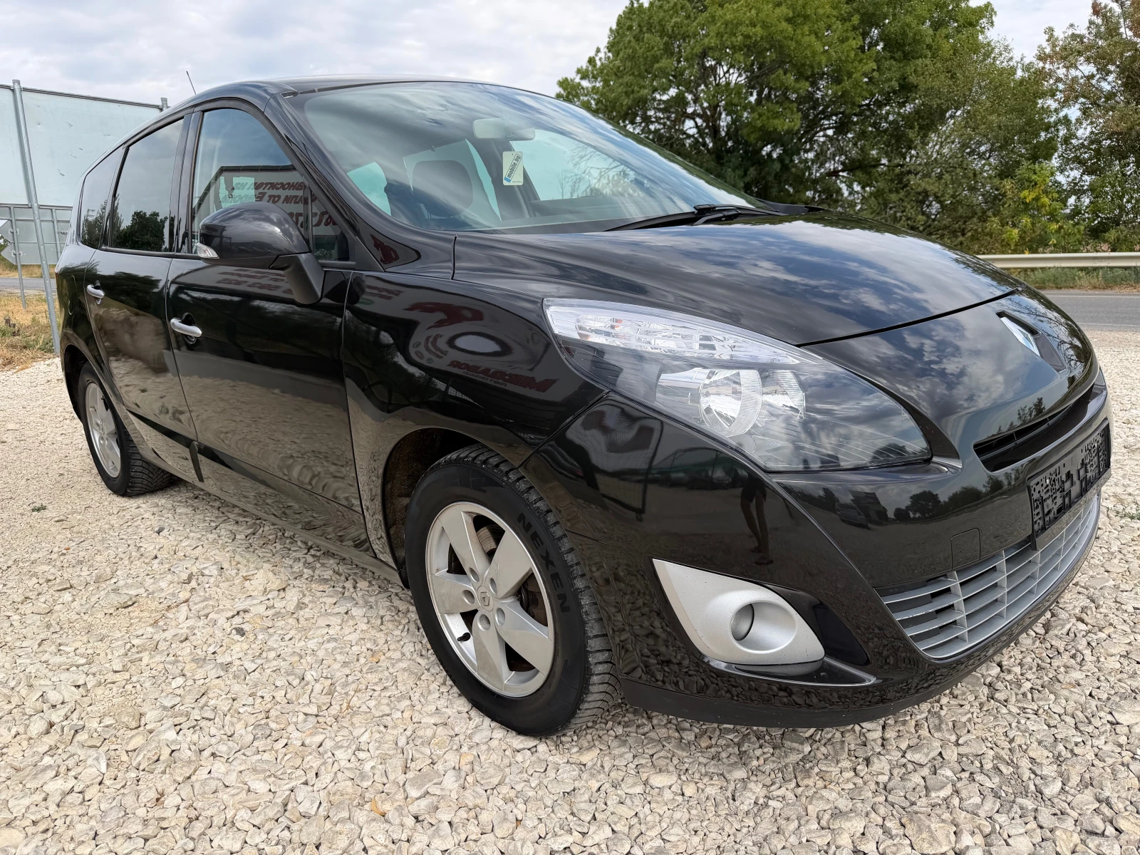Renault Scenic -Grand Scenic-1.5DCi/105p.s-Navi/6 speed!!!, снимка 2 - Автомобили и джипове - 56059126