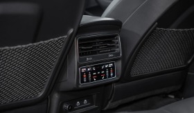 Audi RSQ8 4.0 TFSI MATRIX PANO HUD B&O-3D , снимка 17 - Автомобили и джипове - 44176648