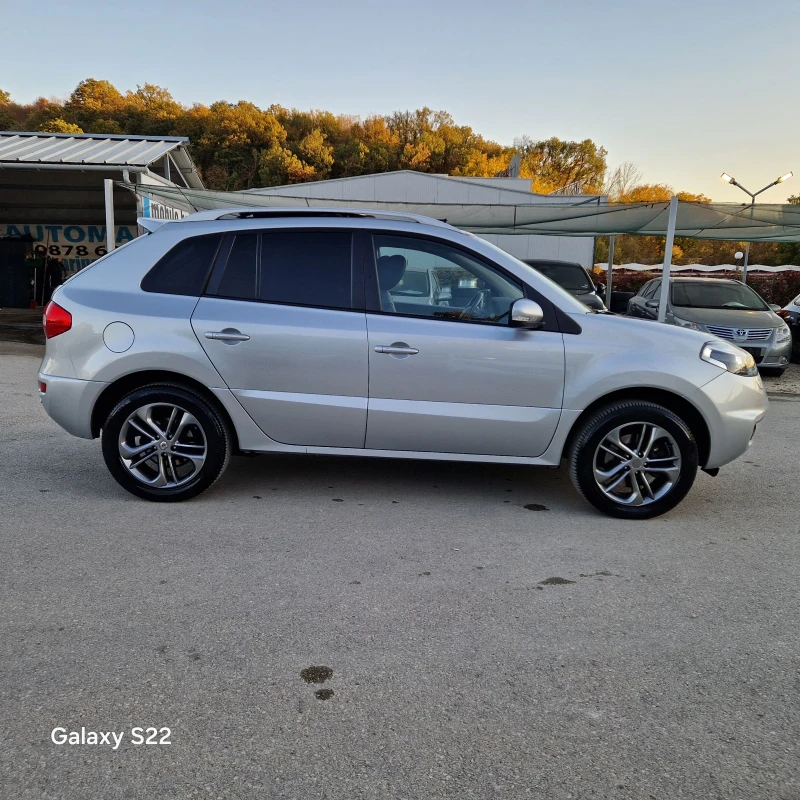 Renault Koleos 2.5i 4Х4 КОЖА/ПАНОРАМА/НАВИ/BOSE ШВЕЙЦАРИЯ , снимка 7 - Автомобили и джипове - 47729632