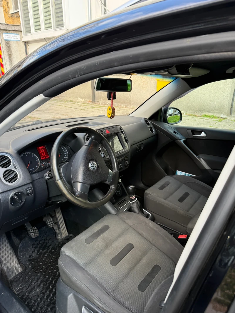VW Tiguan, снимка 4 - Автомобили и джипове - 52977044