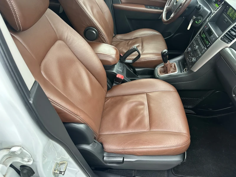 Chevrolet Captiva 2, 0 VCDI-127 k.c. 2WD, снимка 13 - Автомобили и джипове - 53091122