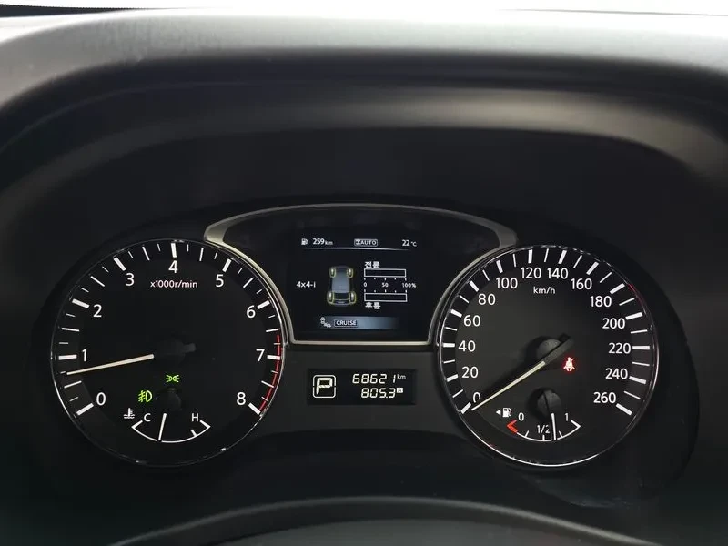 Nissan Pathfinder 3.5 Бензин 4x4, снимка 5 - Автомобили и джипове - 55747748