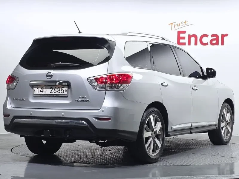 Nissan Pathfinder 3.5 Бензин 4x4, снимка 2 - Автомобили и джипове - 55747748