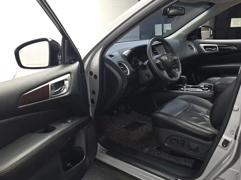 Nissan Pathfinder 3.5 Бензин 4x4, снимка 10 - Автомобили и джипове - 55747748