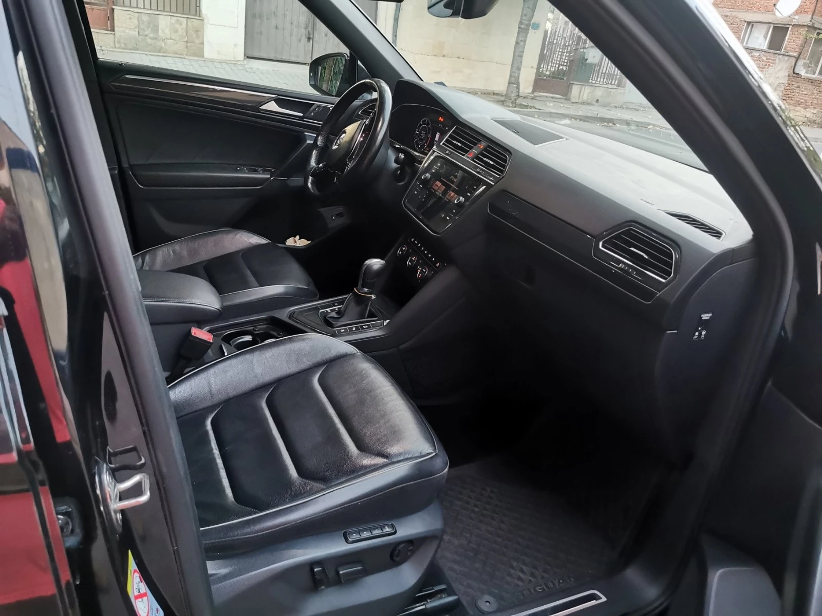 VW Tiguan  hi-line - изображение 5