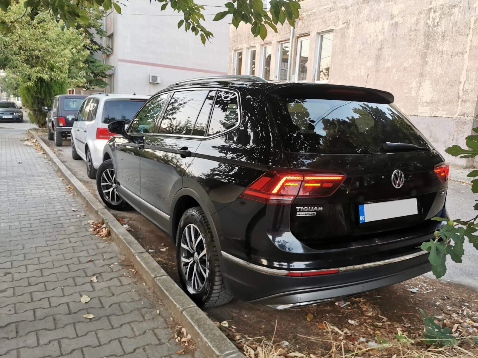 VW Tiguan  hi-line - изображение 10