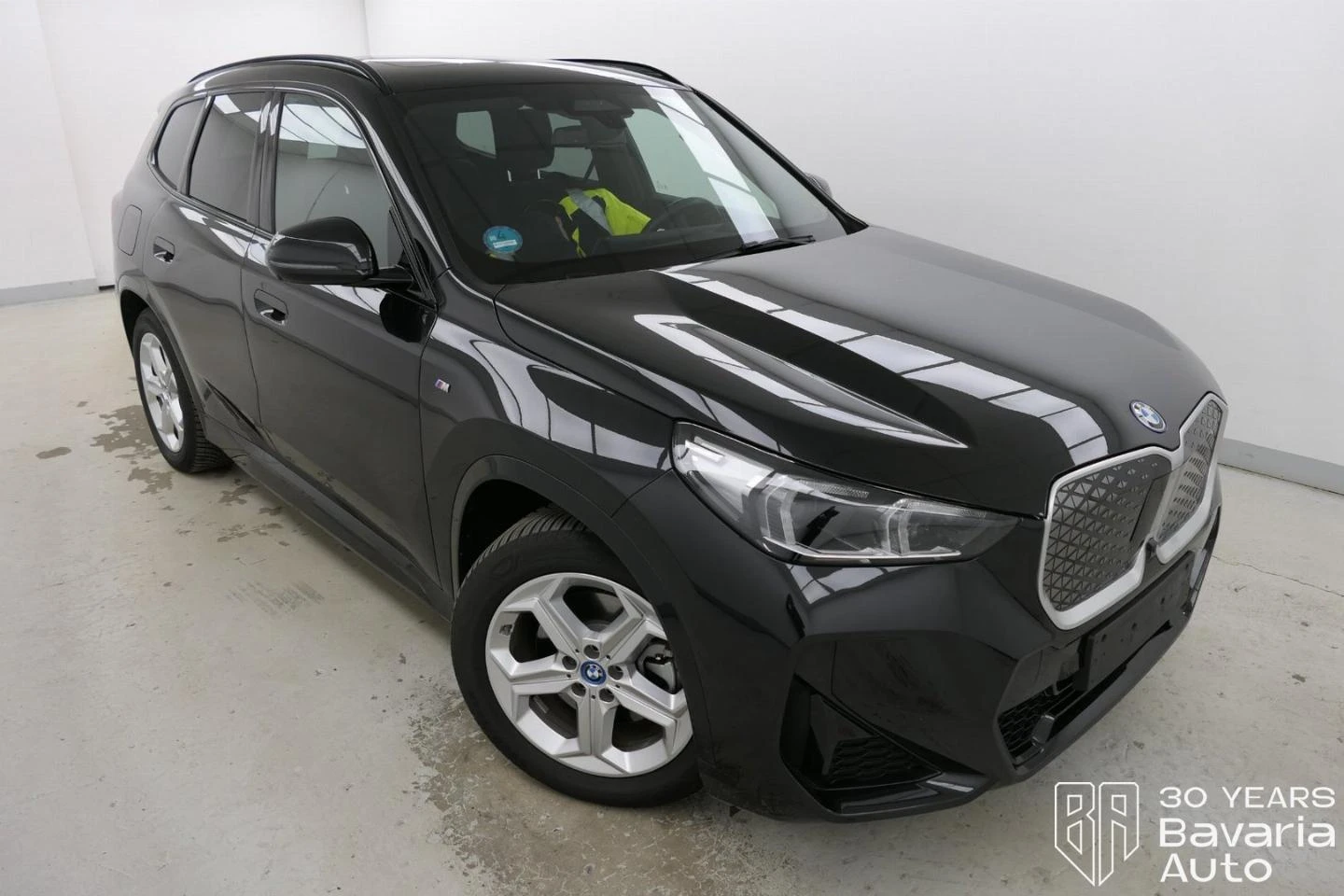 BMW iX1 30 xDrive M Sport Paket  | Mobile.bg   4