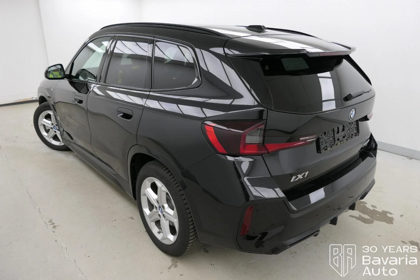 BMW iX1 30 xDrive M Sport Paket  | Mobile.bg   2