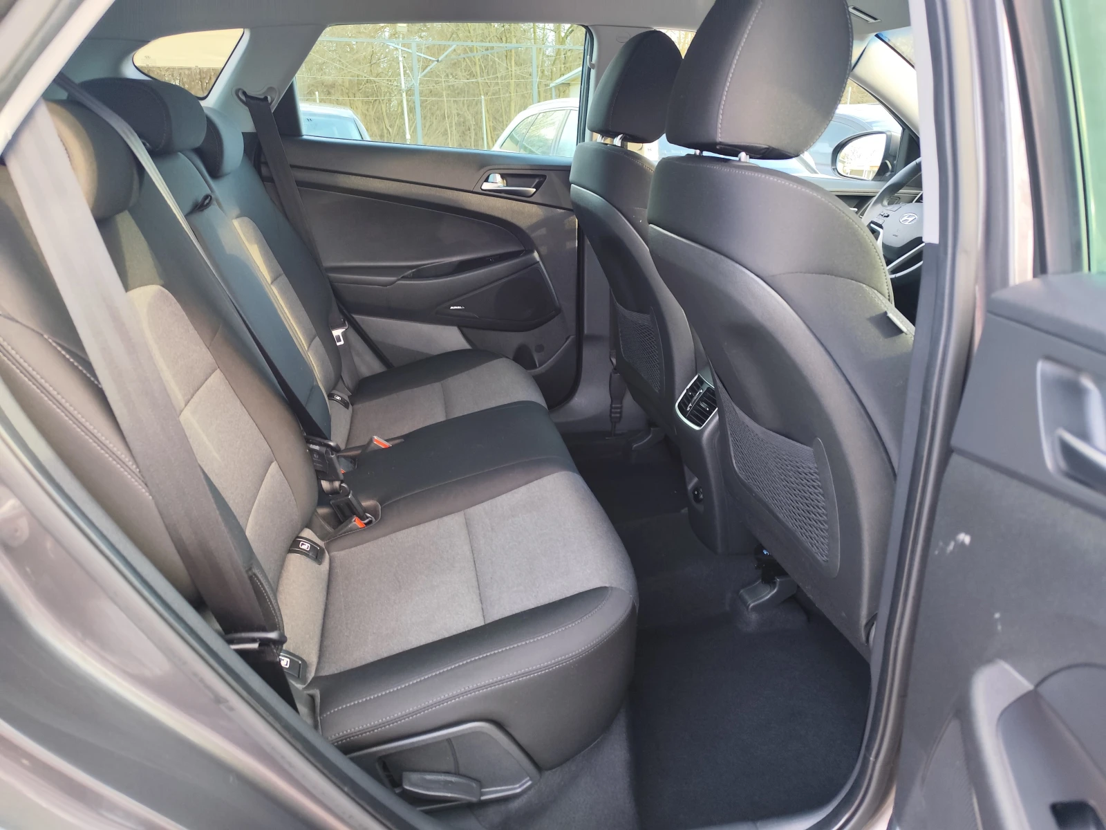 Hyundai Tucson 1.6CRDi* EURO6D* LED* NAVI* CAMERA* , снимка 10 - Автомобили и джипове - 54030620