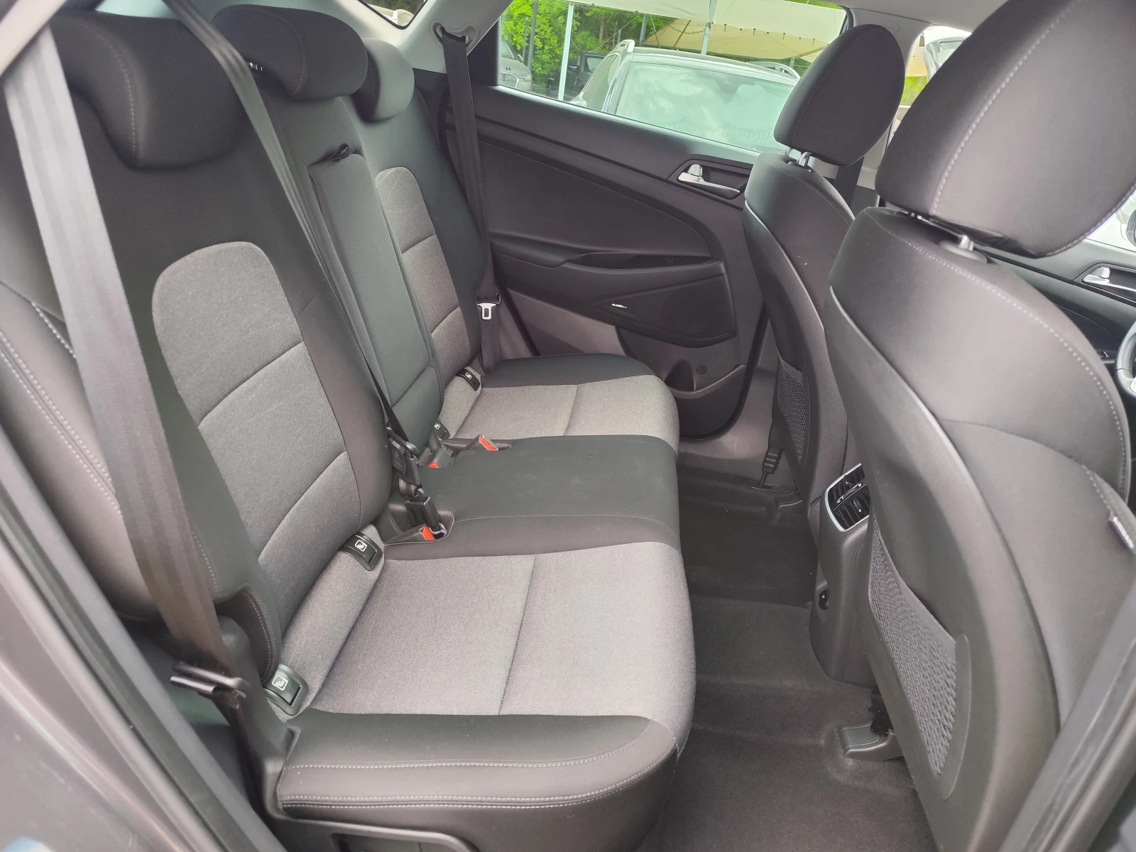 Hyundai Tucson 1.6CRDi* EURO6D* LED* NAVI* CAMERA* FACELIFT | Mobile.bg � ����������� 10