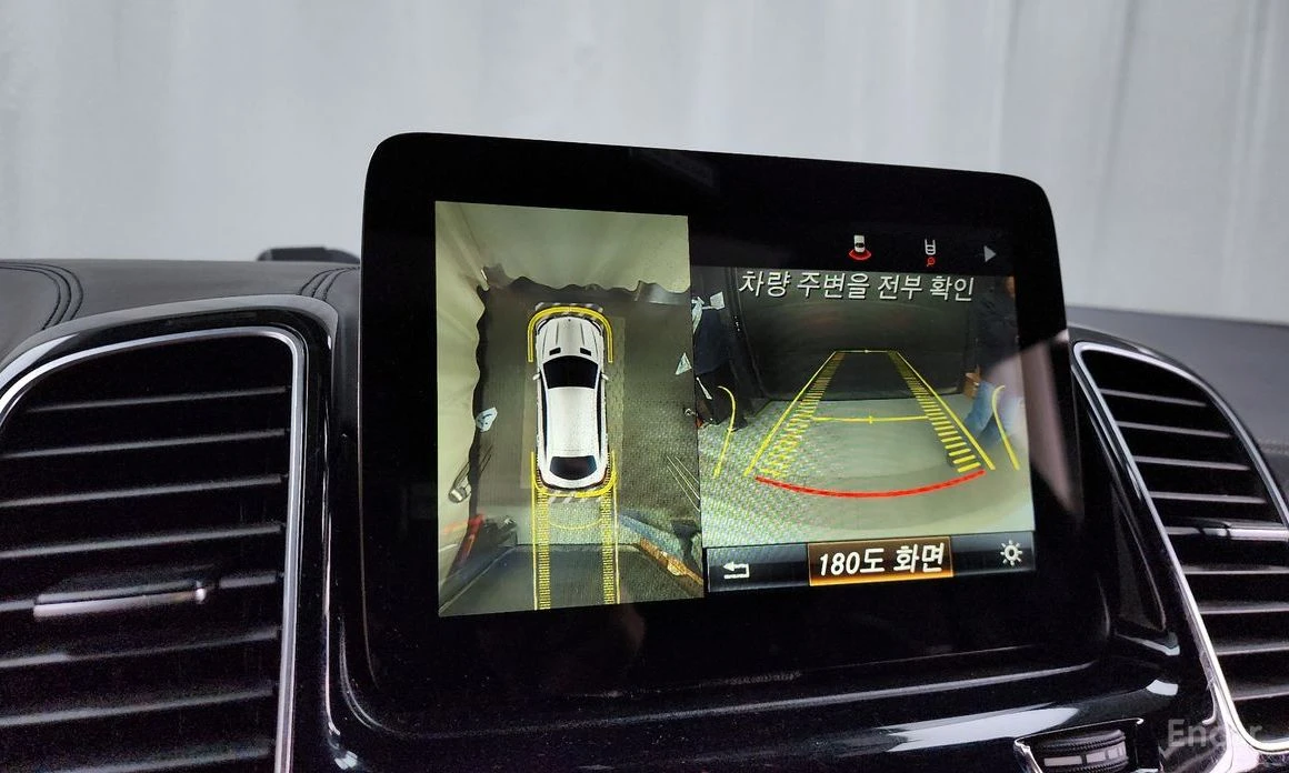 Mercedes-Benz GLE 63 S AMG * COUPE* 4MATIC* HARMAN* KARDON* КАМЕРИ* 360* ОБДУ, снимка 13 - Автомобили и джипове - 54127170