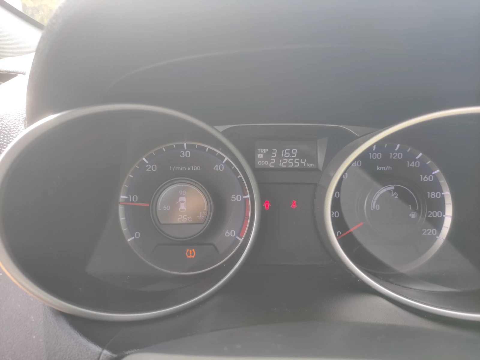 Hyundai IX35 1.7GRDI отличен феис лифт, снимка 11 - Автомобили и джипове - 54772685
