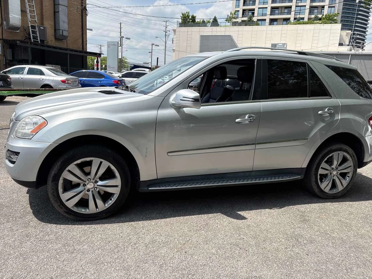 Mercedes-Benz ML 350 PANO| ПОДГРЕВИ| KEYLESS| NAVI| CARFAX| , снимка 2 - Автомобили и джипове - 54870161