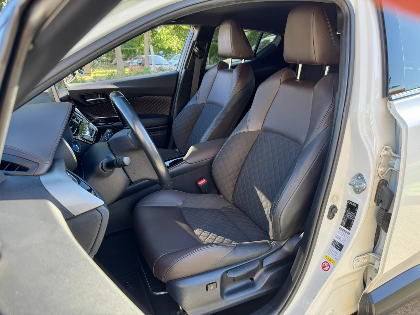 Toyota C-HR 1.8 Hybrid Lounge, снимка 7 - Автомобили и джипове - 54874226