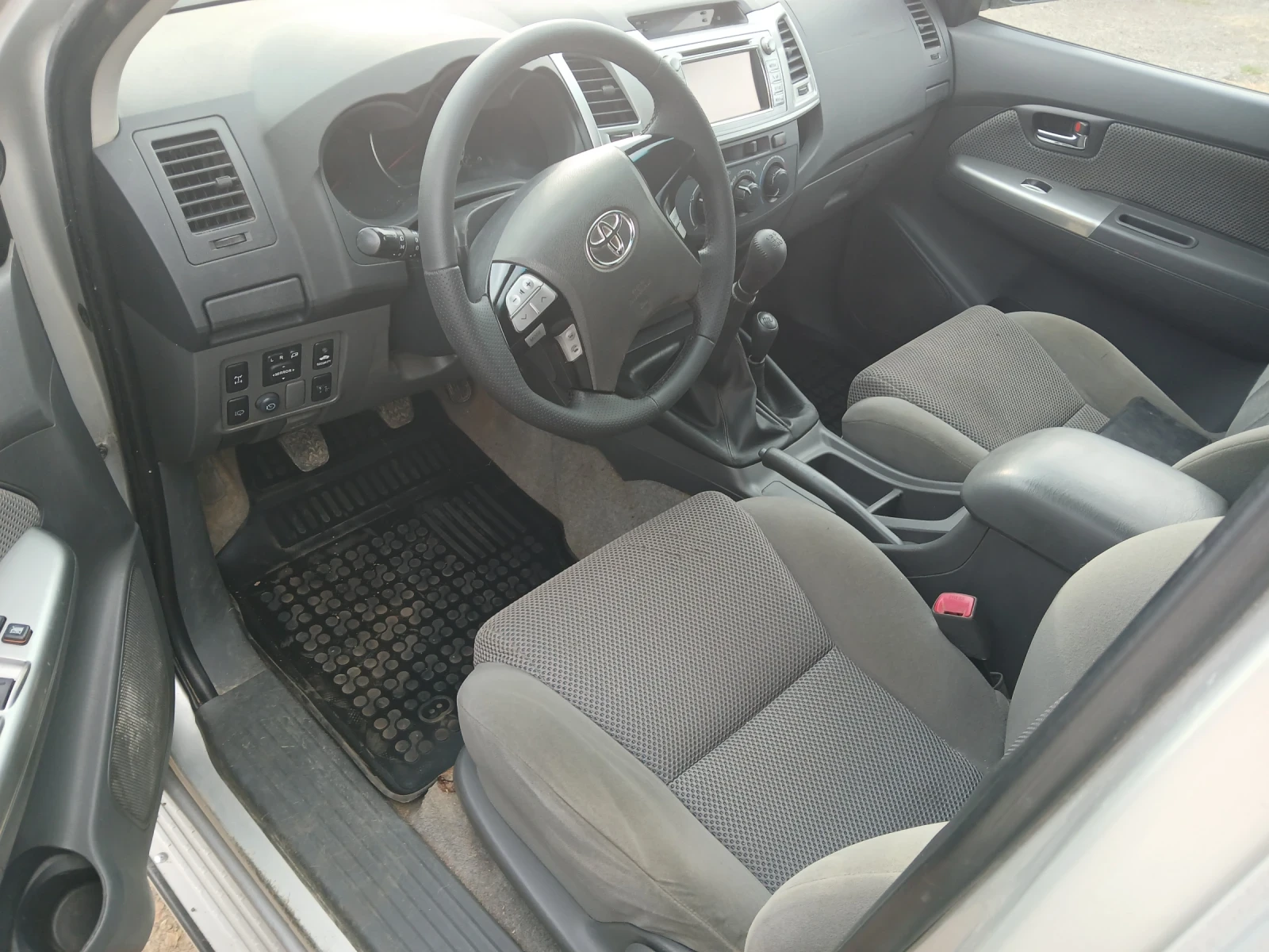 Toyota Hilux D4D, снимка 5 - Автомобили и джипове - 54892644