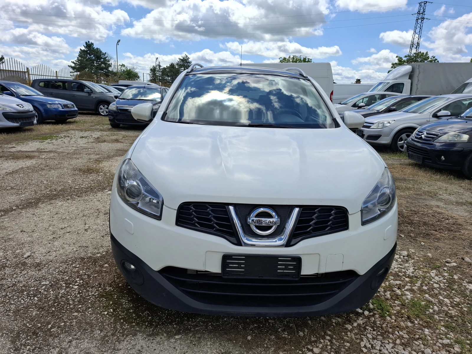 Nissan Qashqai 2.0 4x4, снимка 2 - Автомобили и джипове - 54910619