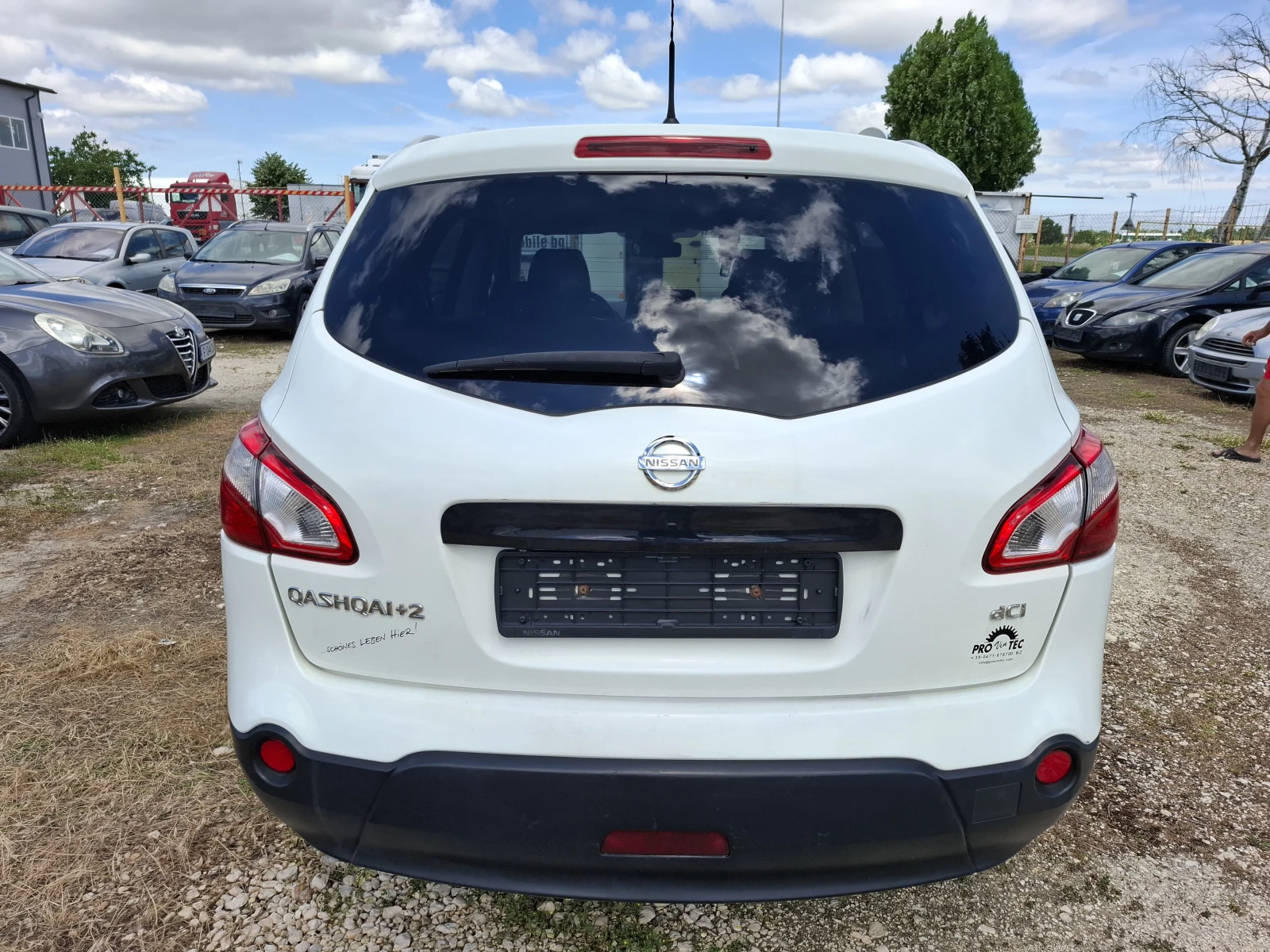 Nissan Qashqai 2.0 4x4, снимка 4 - Автомобили и джипове - 54910619