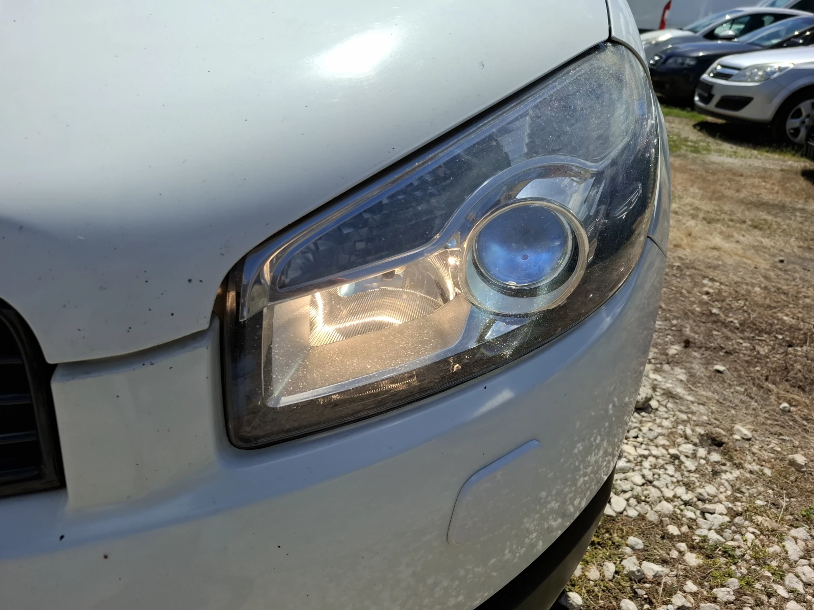 Nissan Qashqai 2.0 4x4, снимка 17 - Автомобили и джипове - 54910619
