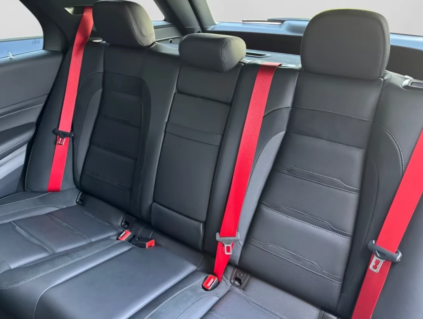 Mercedes-Benz GLE 53 4MATIC BURMESTER* PANO* 360* ВЕНТИЛАЦИЯ* , снимка 12 - Автомобили и джипове - 54955812