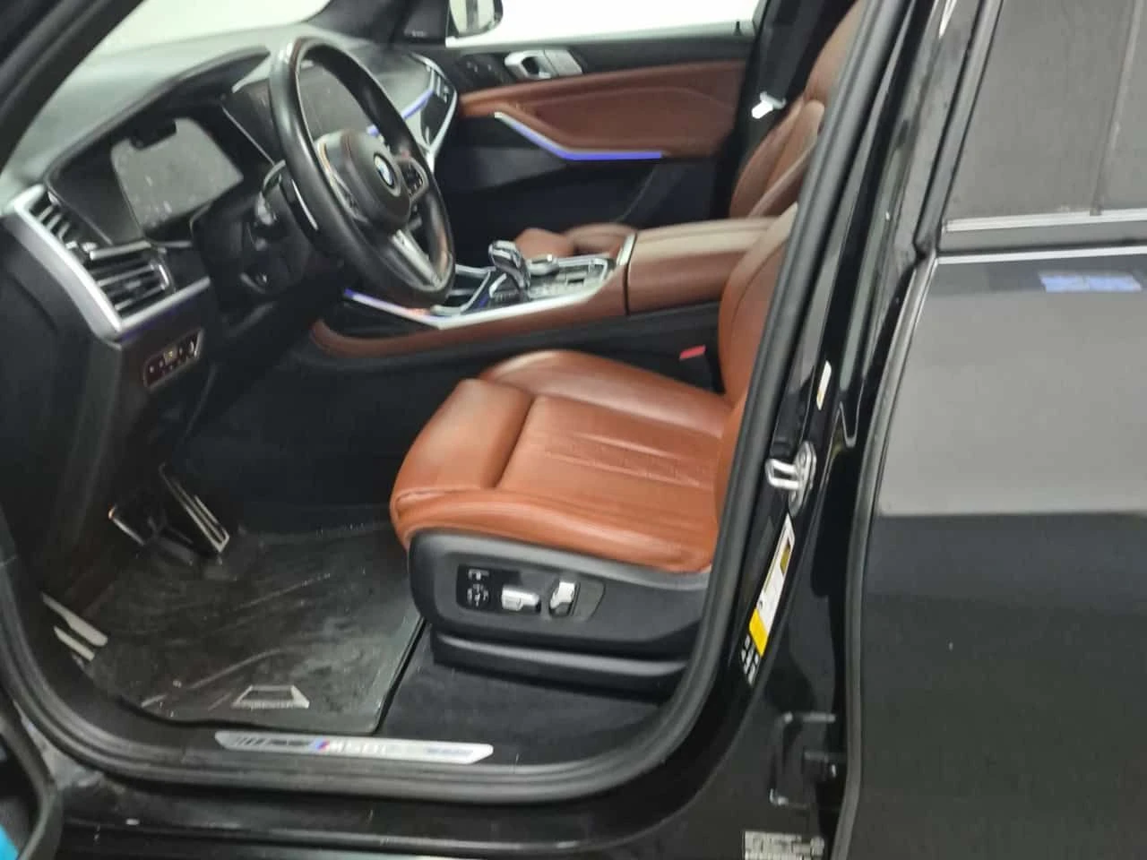 BMW X7 * M50i * ДИСТРОНИК * ОБДУХВАНЕ * HEAD-UP * H/K, снимка 5 - Автомобили и джипове - 55213851