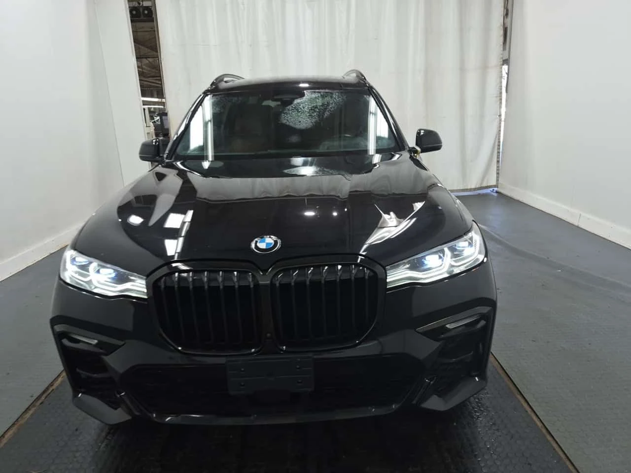 BMW X7 * M50i * ДИСТРОНИК * ОБДУХВАНЕ * HEAD-UP * H/K, снимка 6 - Автомобили и джипове - 55213851