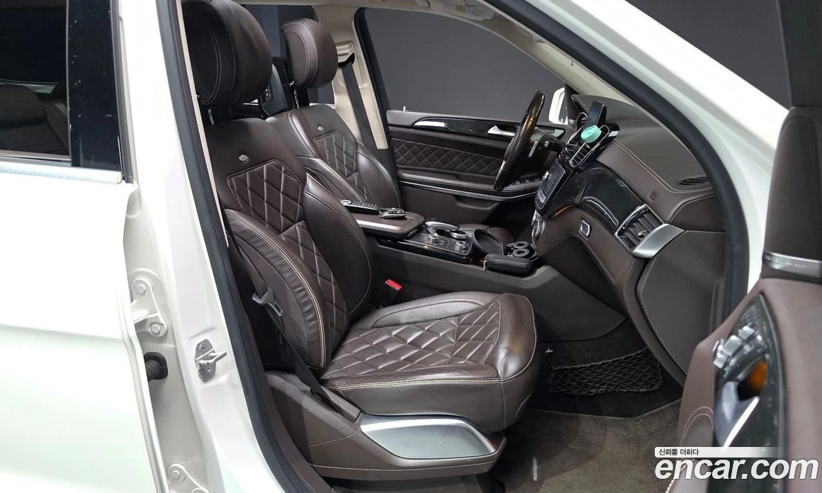 Mercedes-Benz GLS GLS500 4MATIC, снимка 10 - Автомобили и джипове - 56122324