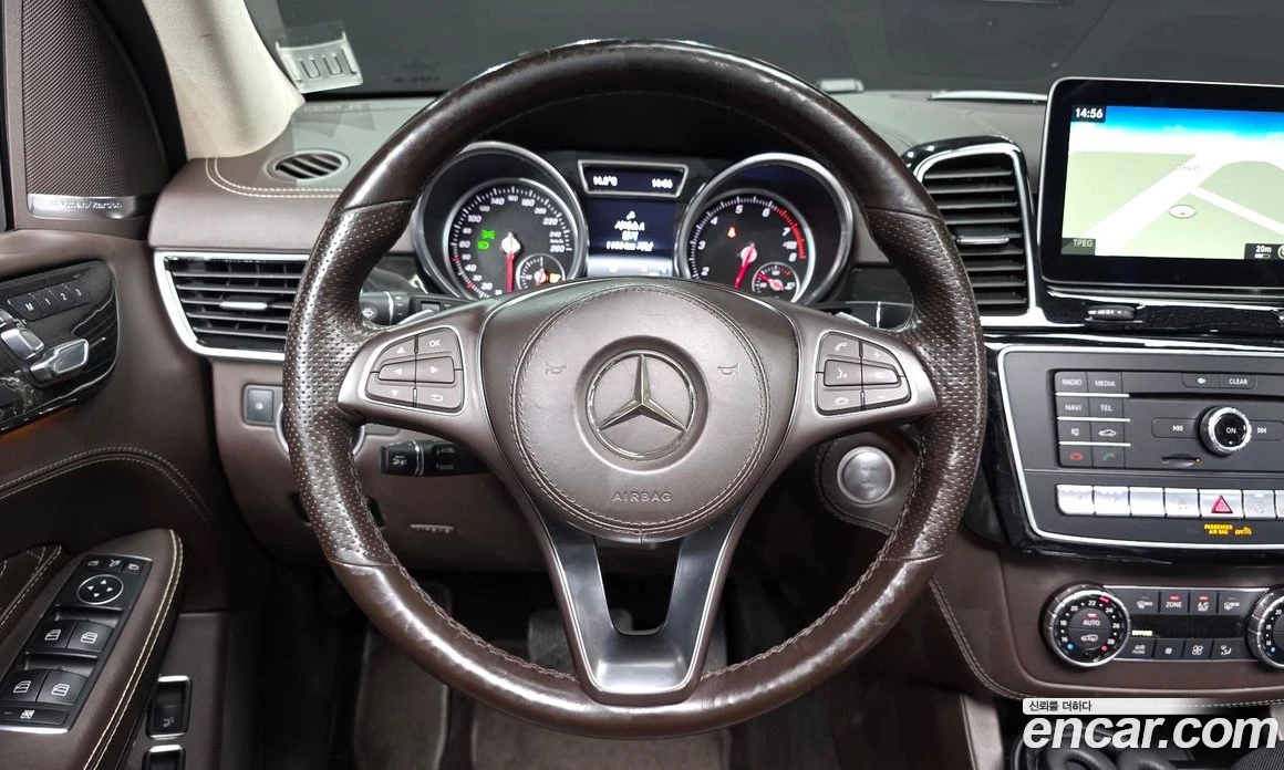 Mercedes-Benz GLS GLS500 4MATIC, снимка 13 - Автомобили и джипове - 56122324