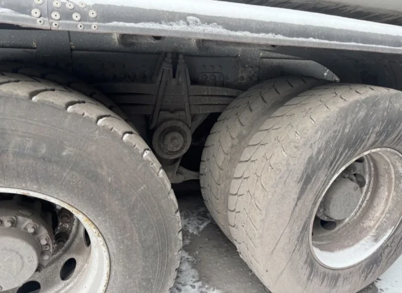 Renault Kerax 8x4 , снимка 4 - Камиони - 53247409