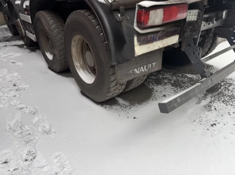 Renault Kerax 8x4 , снимка 5 - Камиони - 53247409