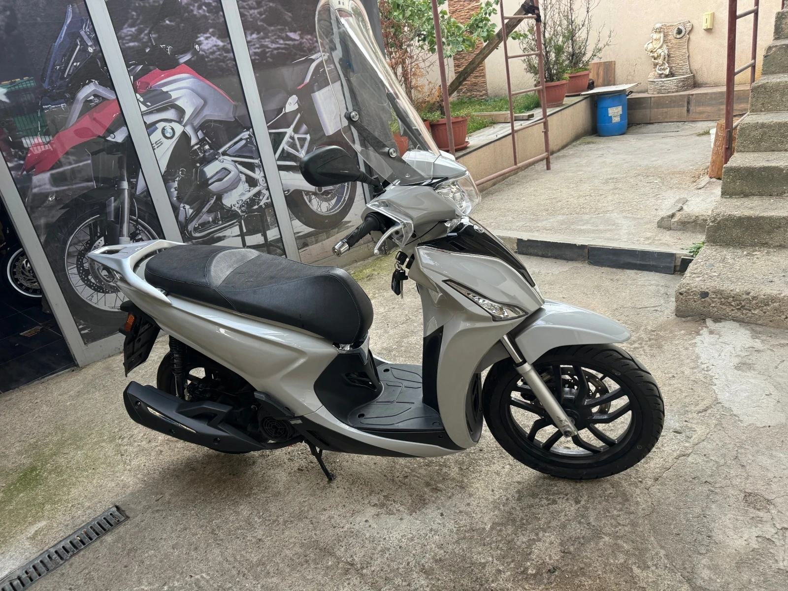Kymco People 200