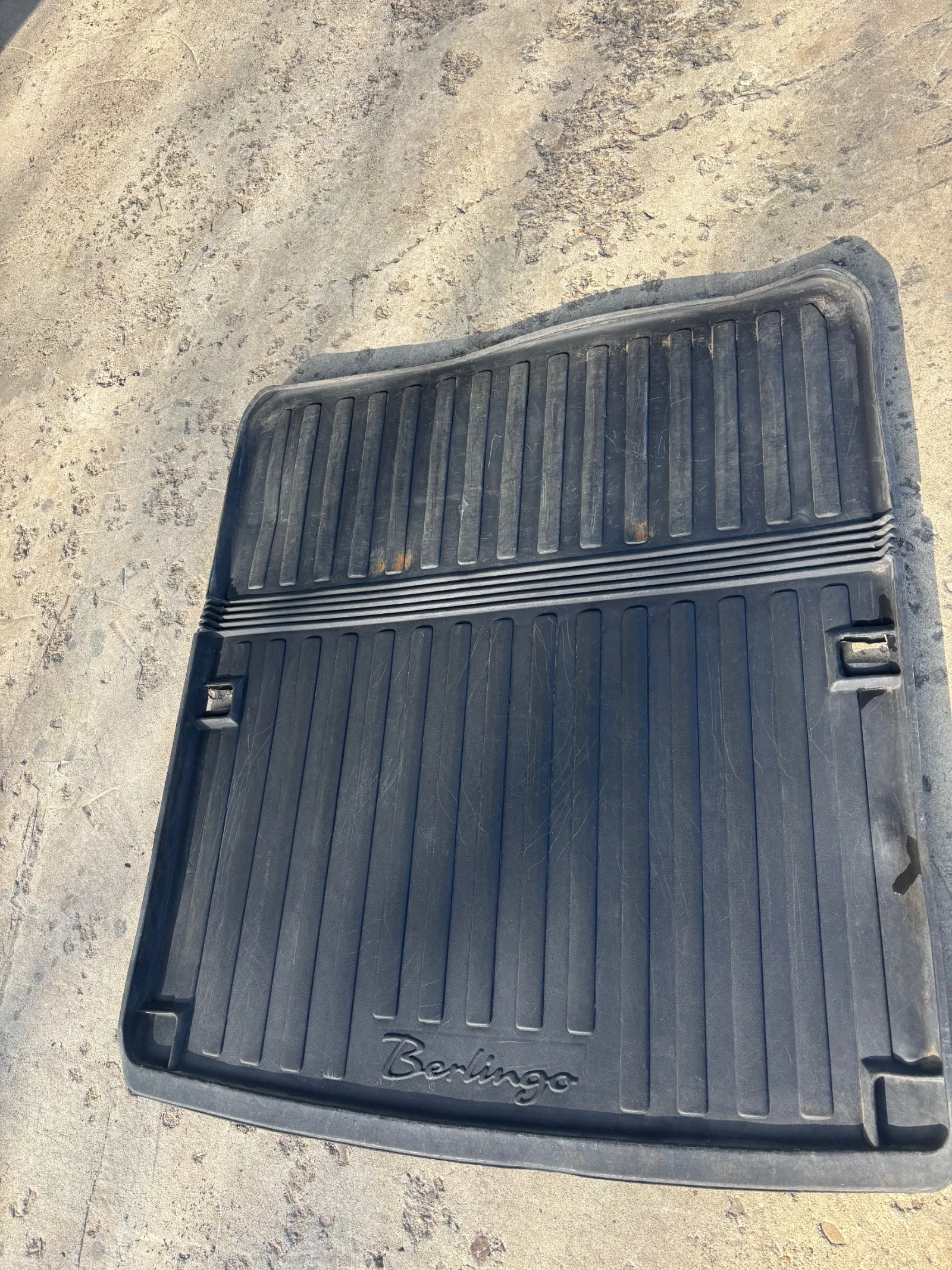 Гумена Стелка за багажникСитроен Берлинго  Peugeot Partner (1999-2008) / Citroen Berlingo