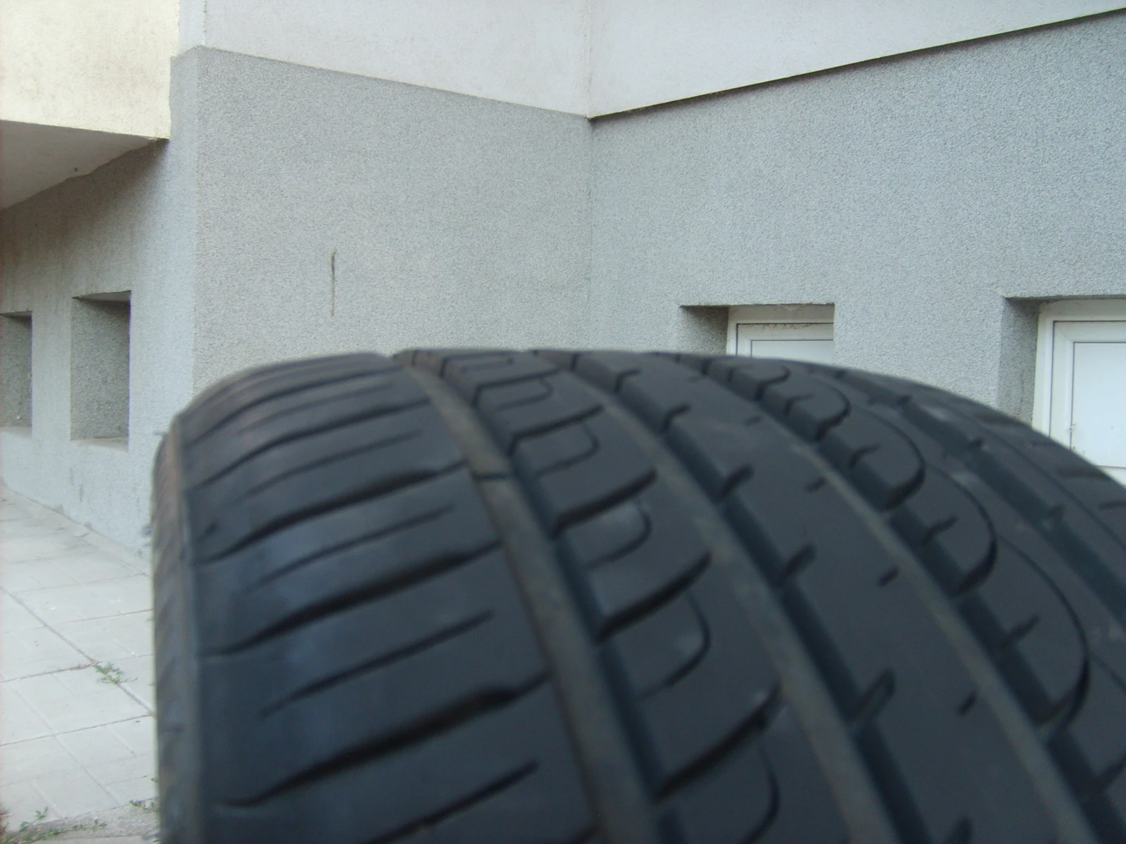 Гуми Всесезонни 265/35R18, снимка 2 - Гуми и джанти - 55629363