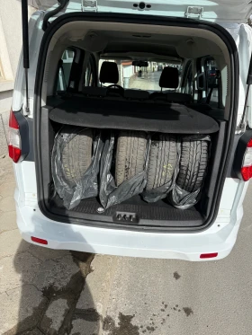 Ford Tourneo Connect 1, 5 TDCI, снимка 13 - Автомобили и джипове - 53608004