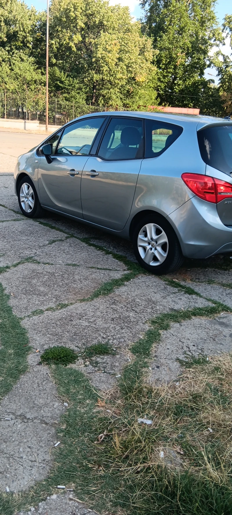 Opel Meriva 1.4I, снимка 4 - Автомобили и джипове - 47184564