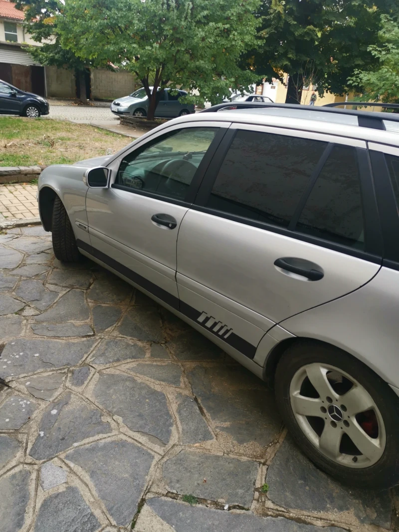 Mercedes-Benz C 220, снимка 5 - Автомобили и джипове - 47285508