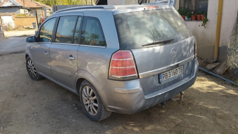 Opel Zafira Ван, снимка 3 - Автомобили и джипове - 48101183