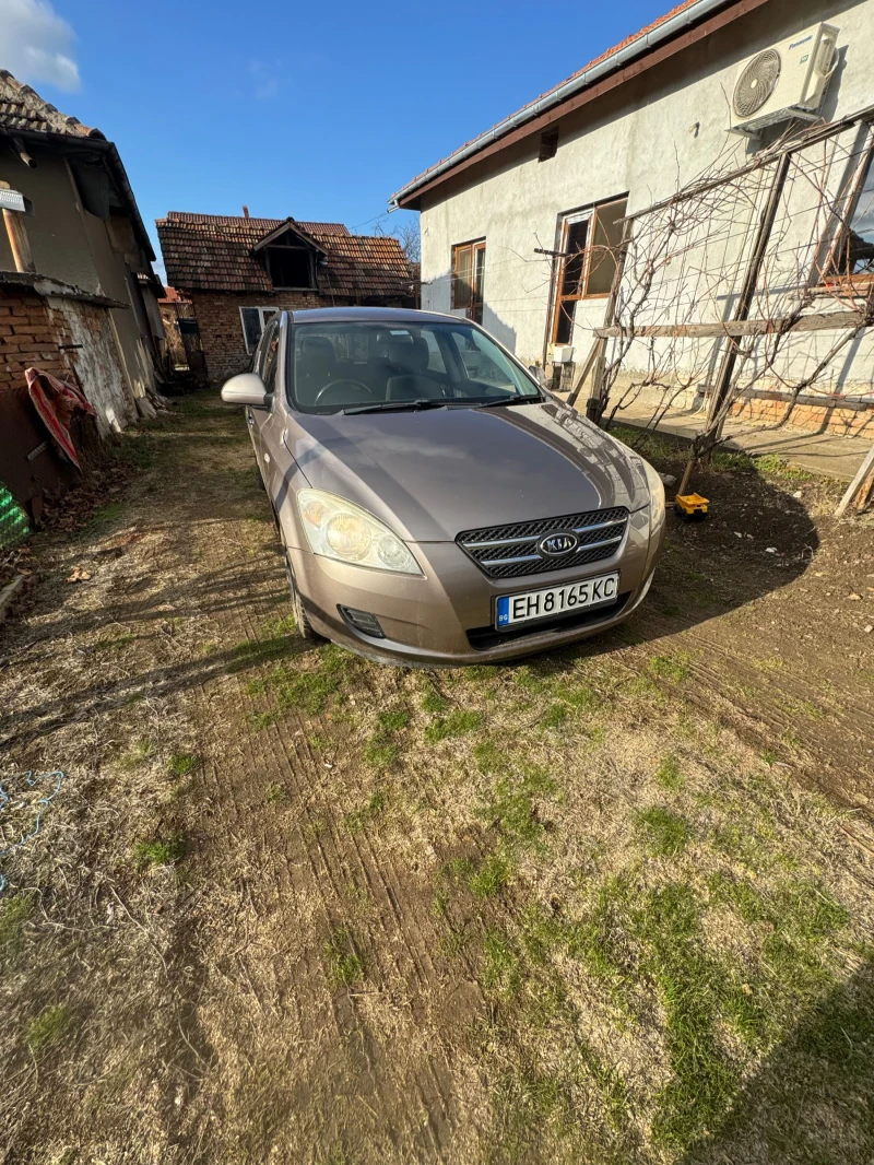 Kia Ceed, снимка 1 - Автомобили и джипове - 48322164