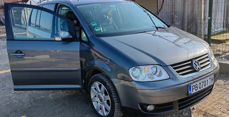 VW Touran, снимка 2 - Автомобили и джипове - 48493180