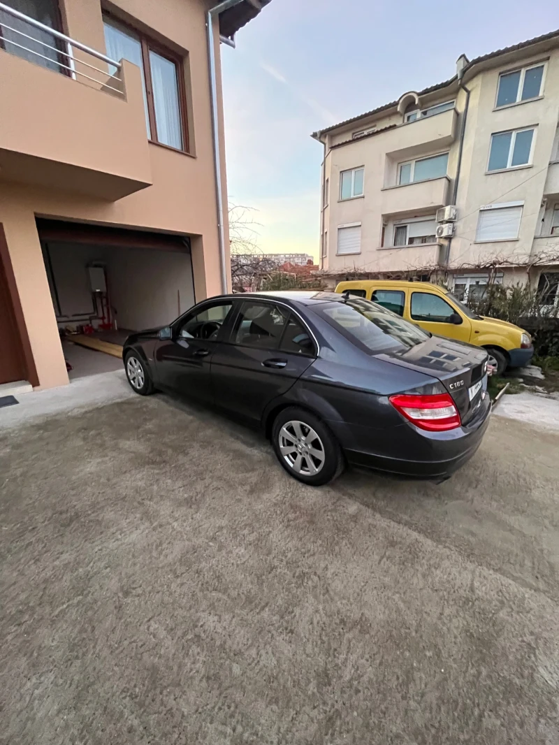 Mercedes-Benz C 180 Компресор, снимка 3 - Автомобили и джипове - 48561234