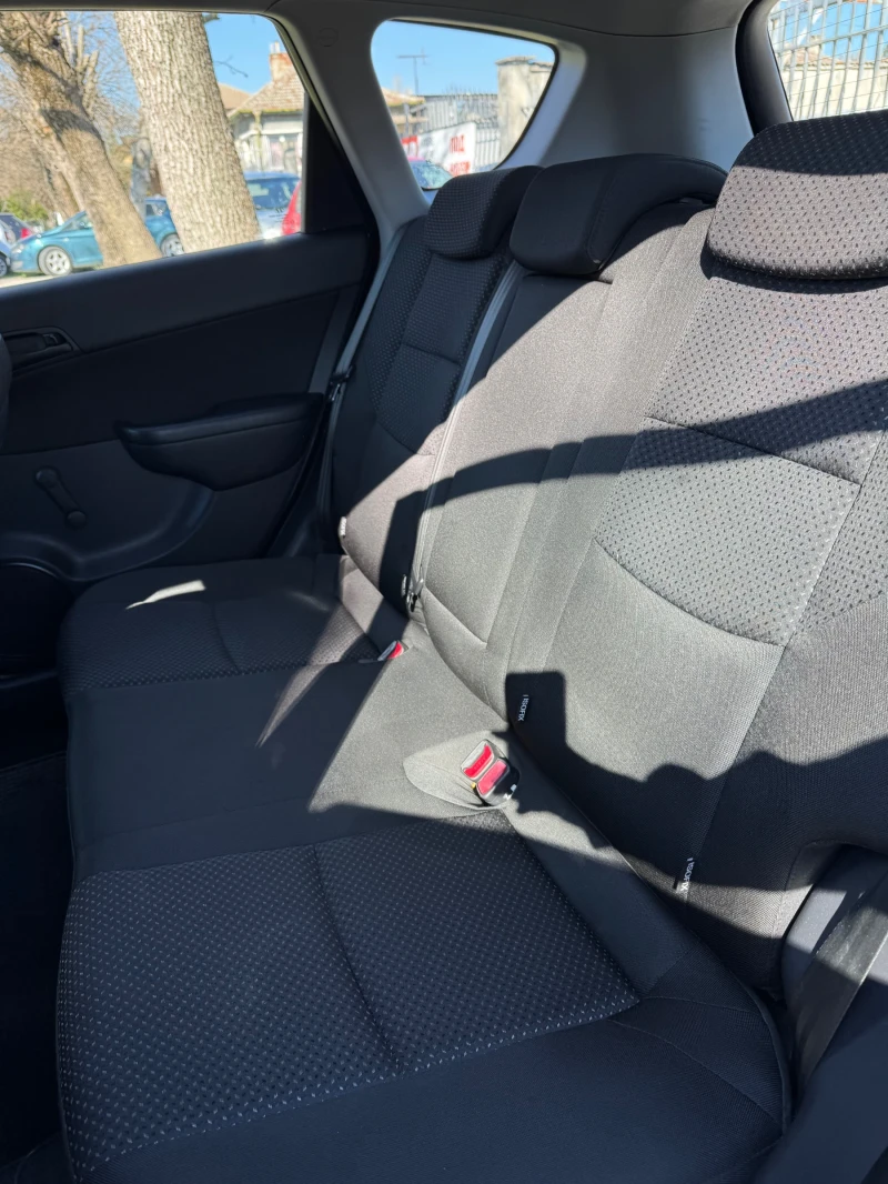 Hyundai I30 1.6 DIESEL AUSTRIA, снимка 14 - Автомобили и джипове - 49943348