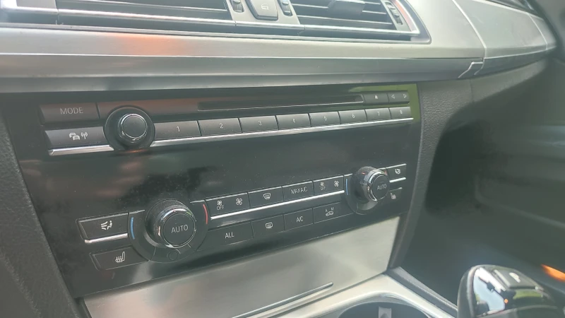 BMW 750 d Xdrive, снимка 10 - Автомобили и джипове - 53194244