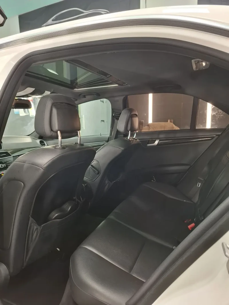 Mercedes-Benz C 300, снимка 10 - Автомобили и джипове - 53114723