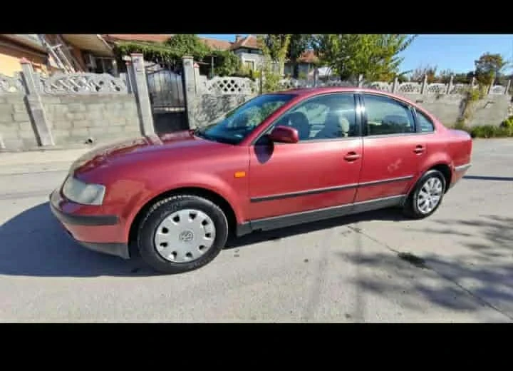 VW Passat 1.8, снимка 11 - Автомобили и джипове - 52886213