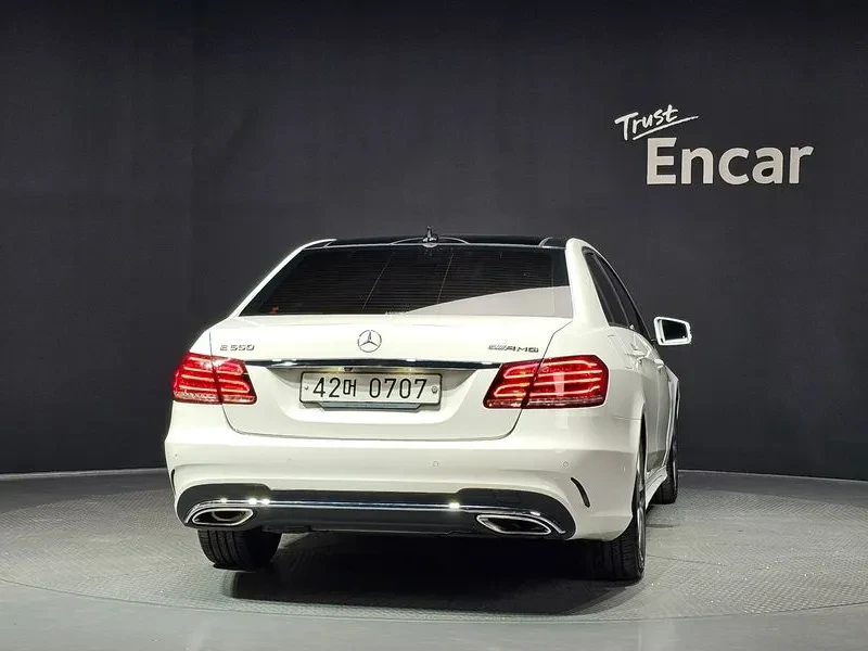 Mercedes-Benz E 350 4MATIC - САМО 30% АВАНС, снимка 4 - Автомобили и джипове - 55429291