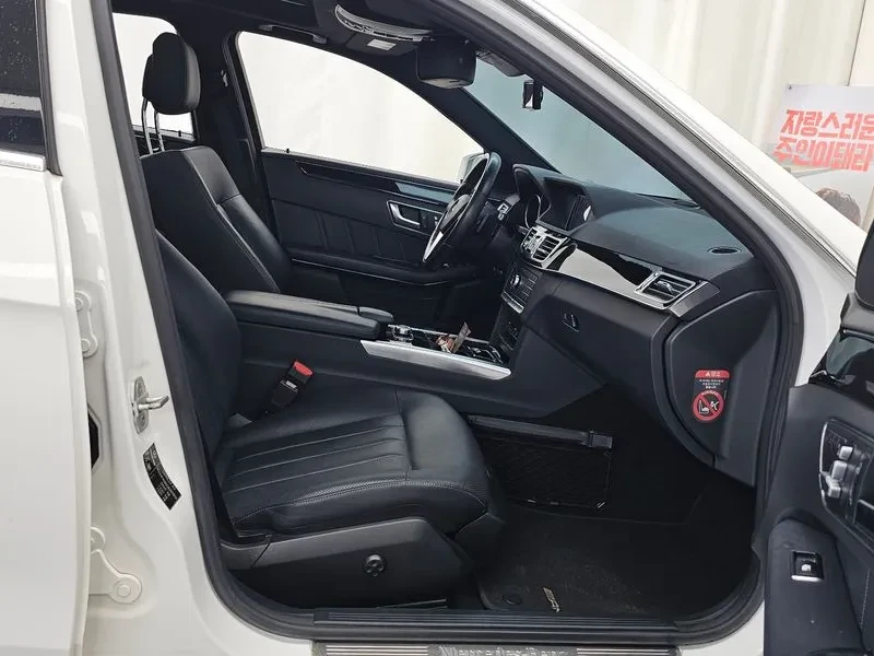 Mercedes-Benz E 350 4MATIC - САМО 30% АВАНС, снимка 11 - Автомобили и джипове - 55429291