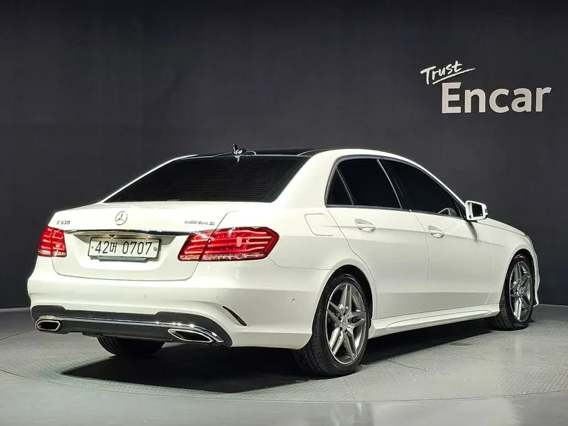 Mercedes-Benz E 350 4MATIC - САМО 30% АВАНС, снимка 2 - Автомобили и джипове - 55429291