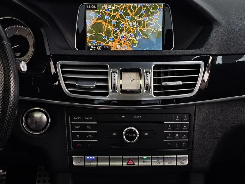 Mercedes-Benz E 350 4MATIC - САМО 30% АВАНС, снимка 14 - Автомобили и джипове - 55429291