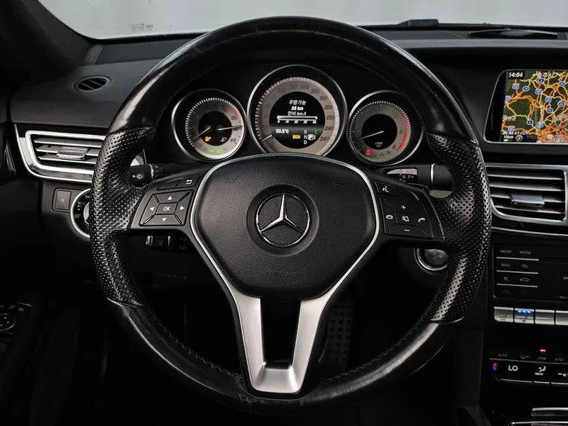 Mercedes-Benz E 350 4MATIC - САМО 30% АВАНС, снимка 13 - Автомобили и джипове - 55429291