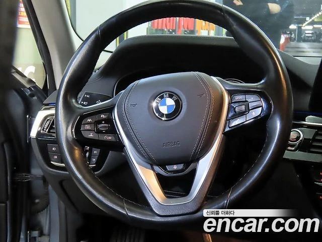 BMW 520, снимка 8 - Автомобили и джипове - 56077756