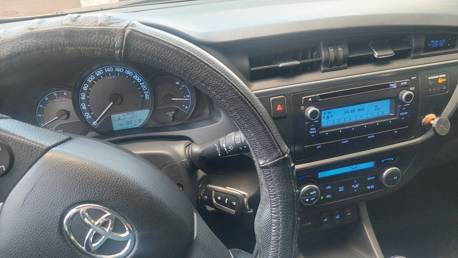 Toyota Auris  - изображение 8